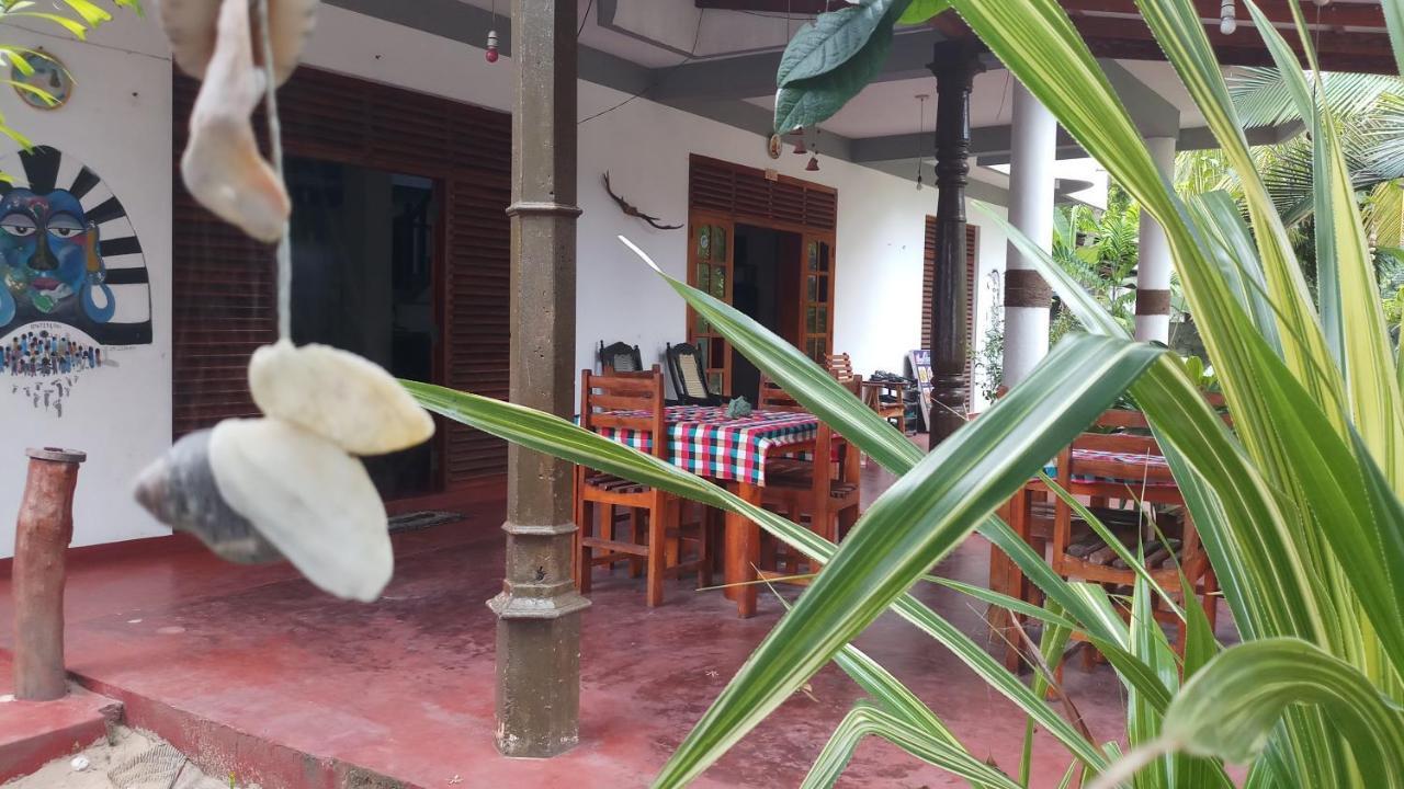 Julie Guest House Тангалла Экстерьер фото